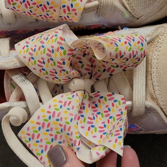 Jojo Siwa sequins sz 2 high top shoes sprinkle bows sneakers - Picture 3 of 4